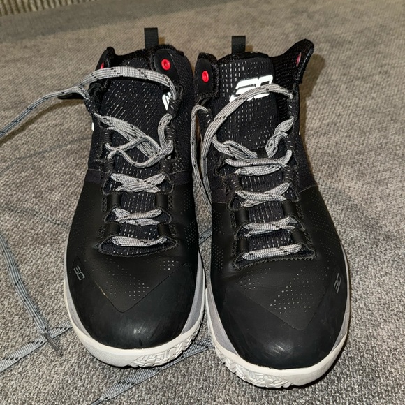 Basketball shoes 7 - Picture 1 of 4